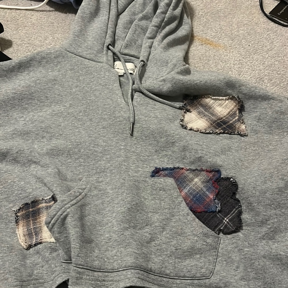 cropped gray vintage Havana sweatshirt with flannel pieces